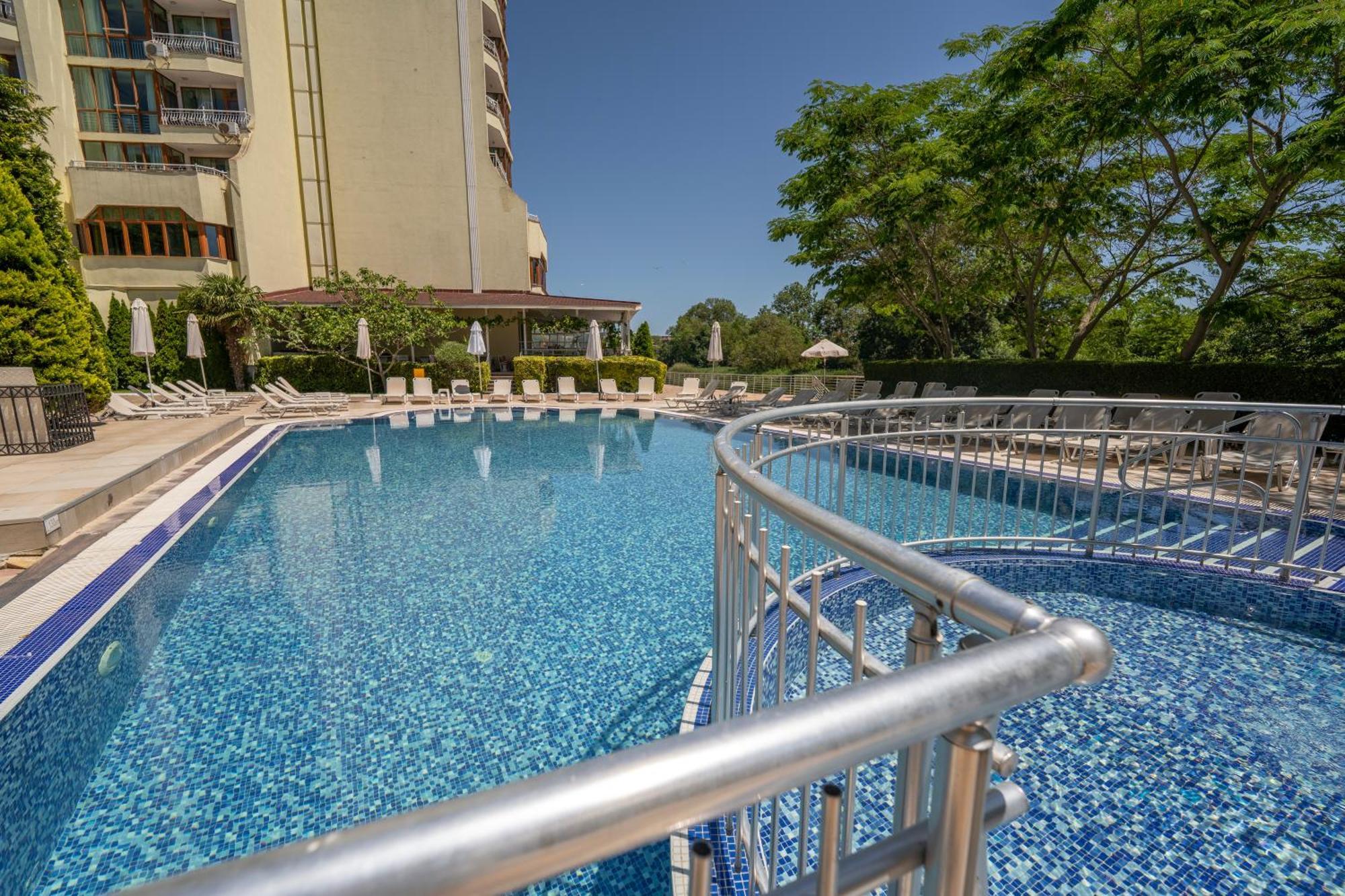 Perla Sun Beach Hotel Приморско Экстерьер фото