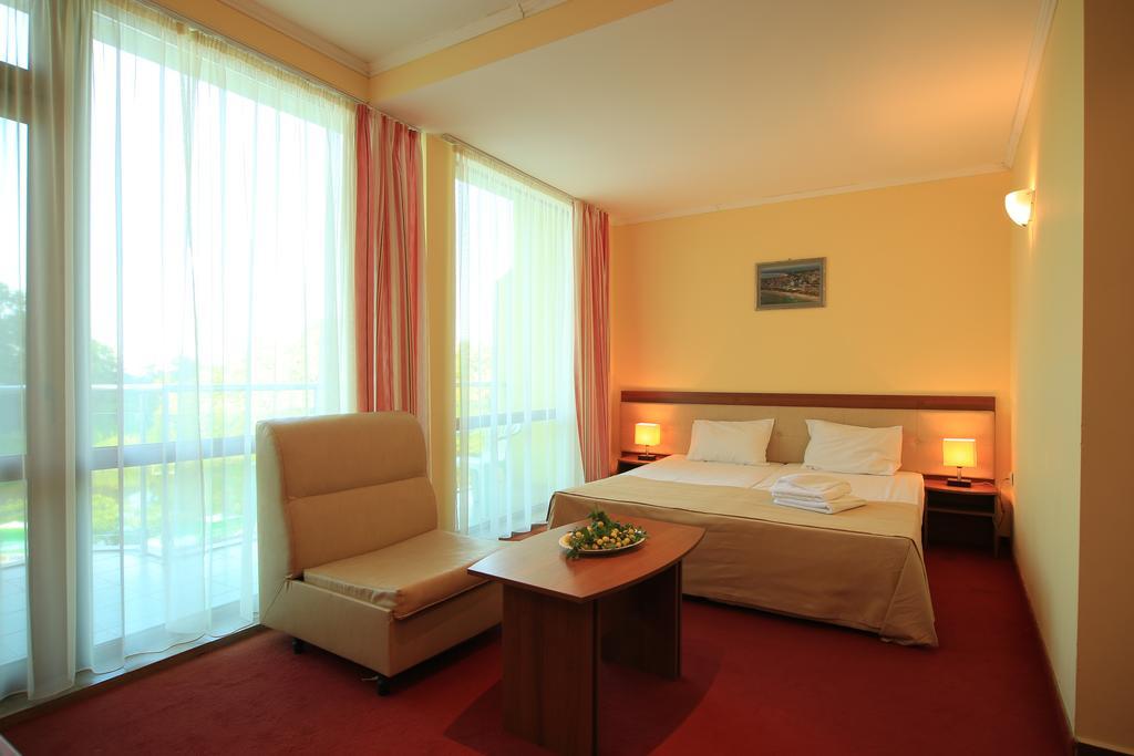 Perla Sun Beach Hotel Приморско Экстерьер фото